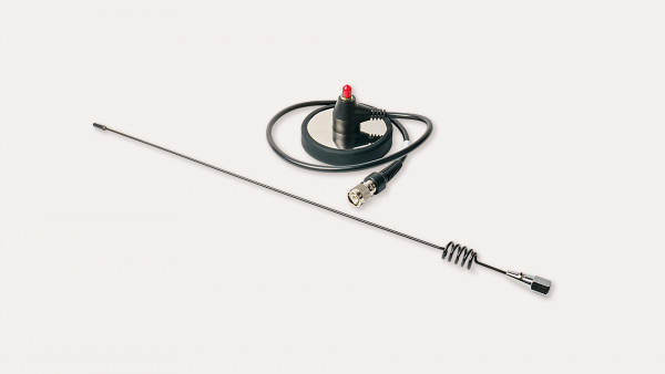 Antenna incl. magnetic bracket